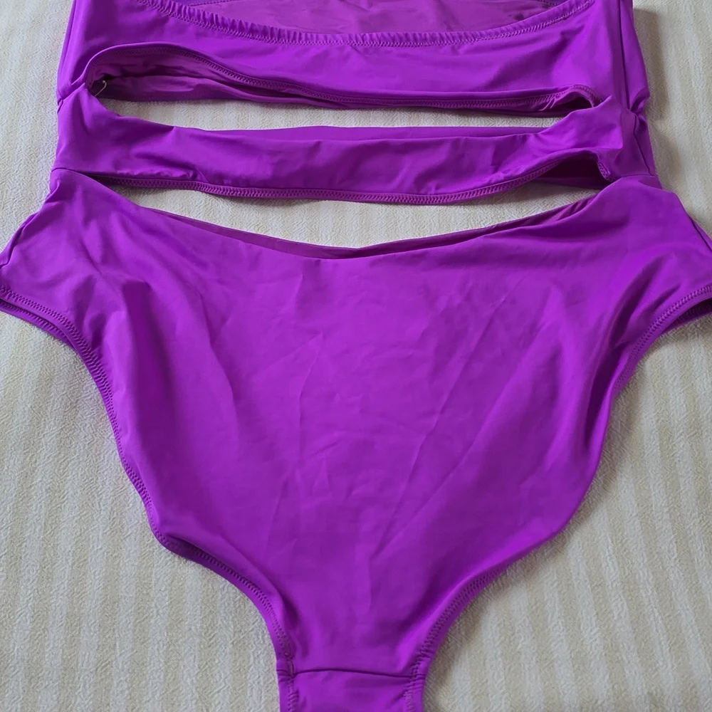 SKIMS swim strapless
